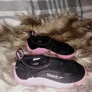 Girl's Speedo water shoes